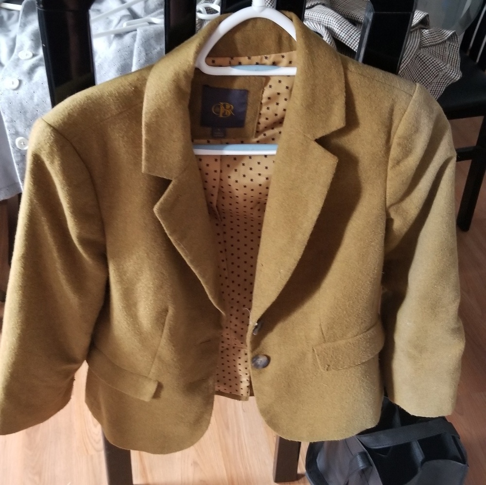 Yellow blazer